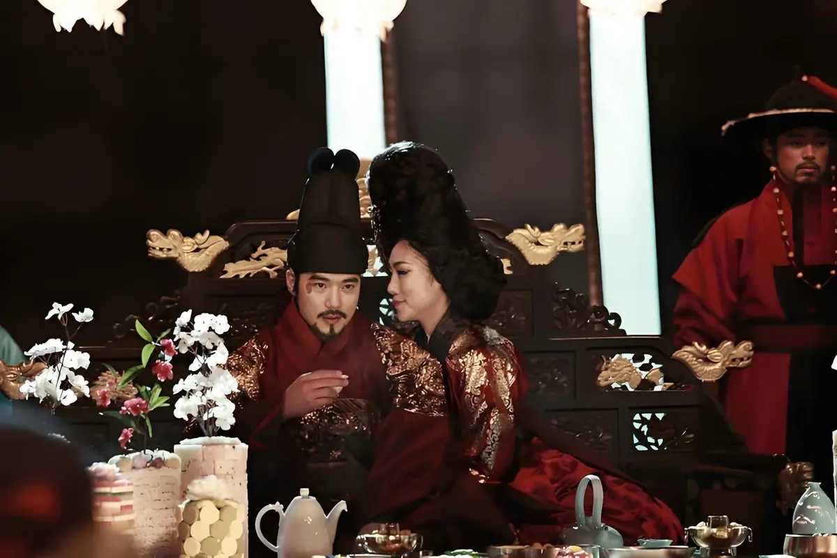 《奸臣》未删减版HD高清免费在线观看-韩国电影奸臣完整版无广告播放-看全集更省心