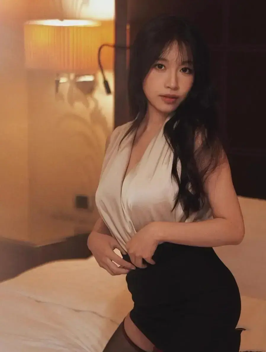 《小凤新婚》全集完整版在线免费放送-苏畅艾熙双人演绎纯净版无弹窗-小凤新婚免登录极速秒存高清播放